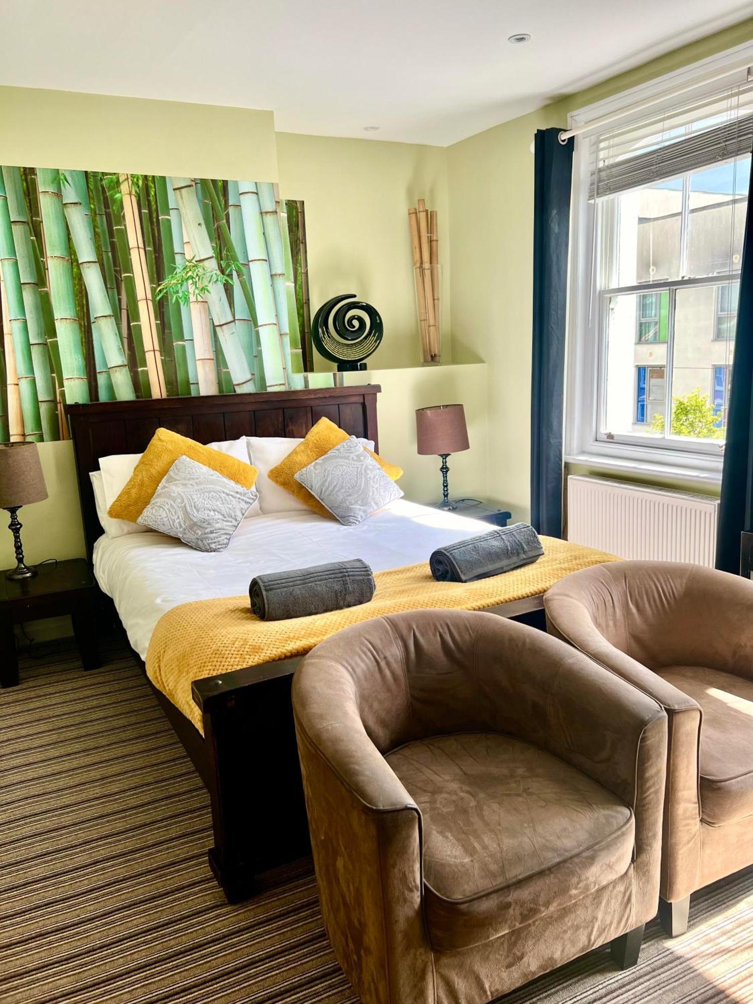 แบมบู เกสท์เฮาส์ Hotel บอร์นมัธ ภายนอก รูปภาพ